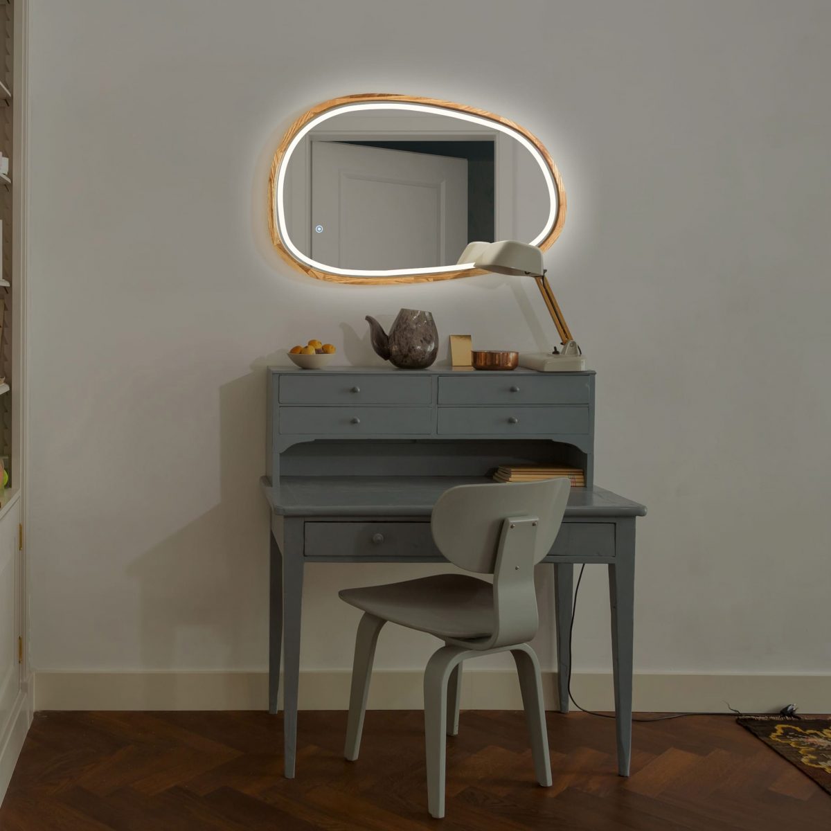Asymmetrischer Spiegel mit LED-Beleuchtung Dali – Bild 9