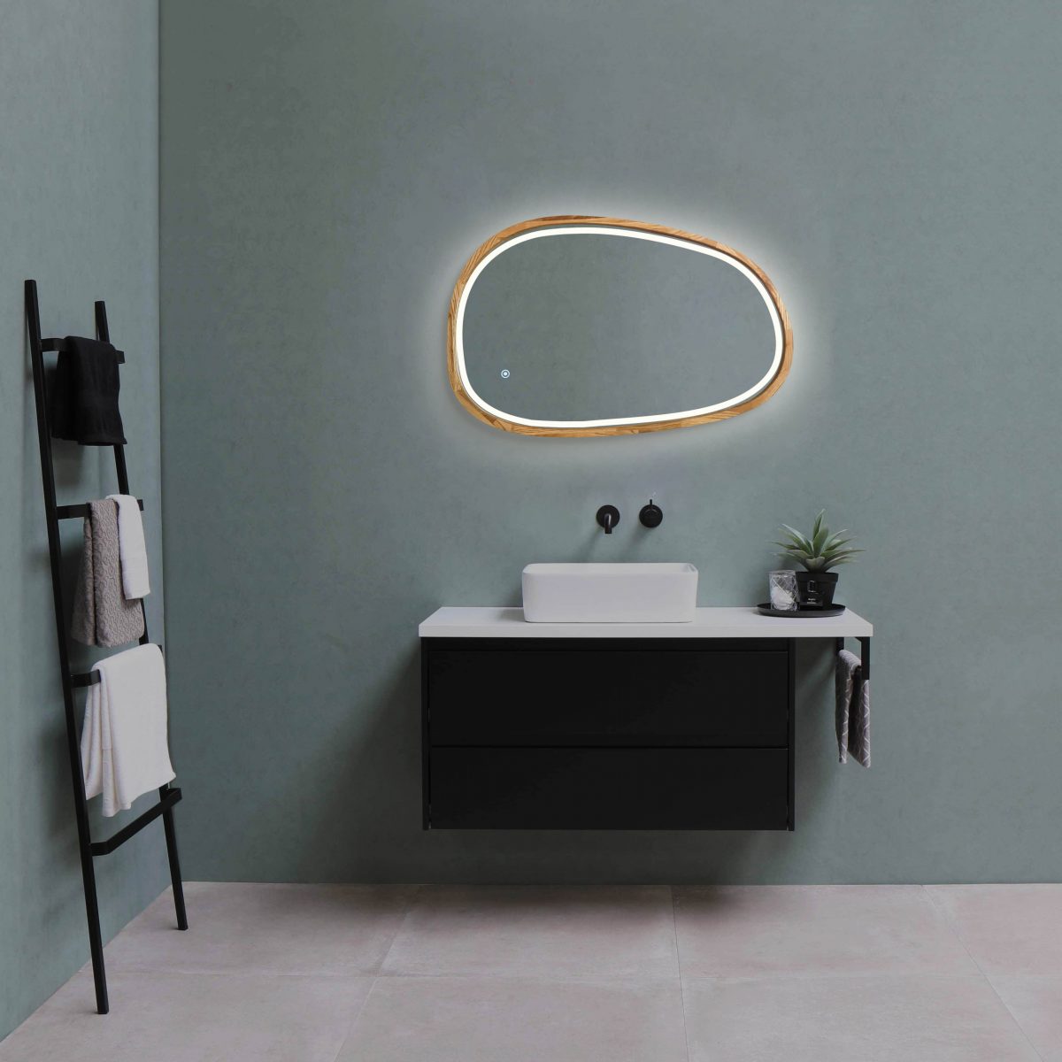 Asymmetrischer Spiegel mit LED-Beleuchtung Dali – Bild 6